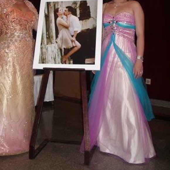 Evening / Prom / Party Gown - Picture 7 of 7